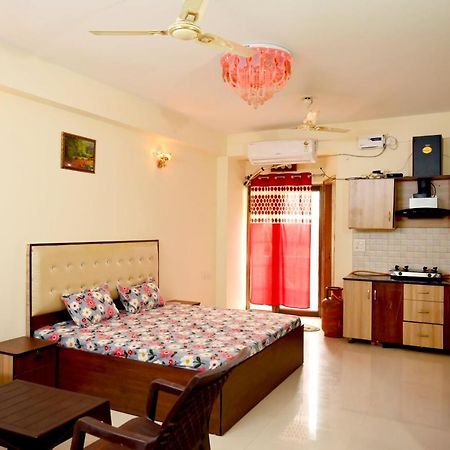 Hare Krishna Home Stay Vrindāvan Εξωτερικό φωτογραφία